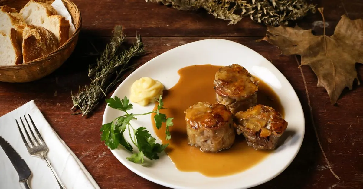 Découvrir le Kig Ha Farz : Recette et Histoire Traditionnelle