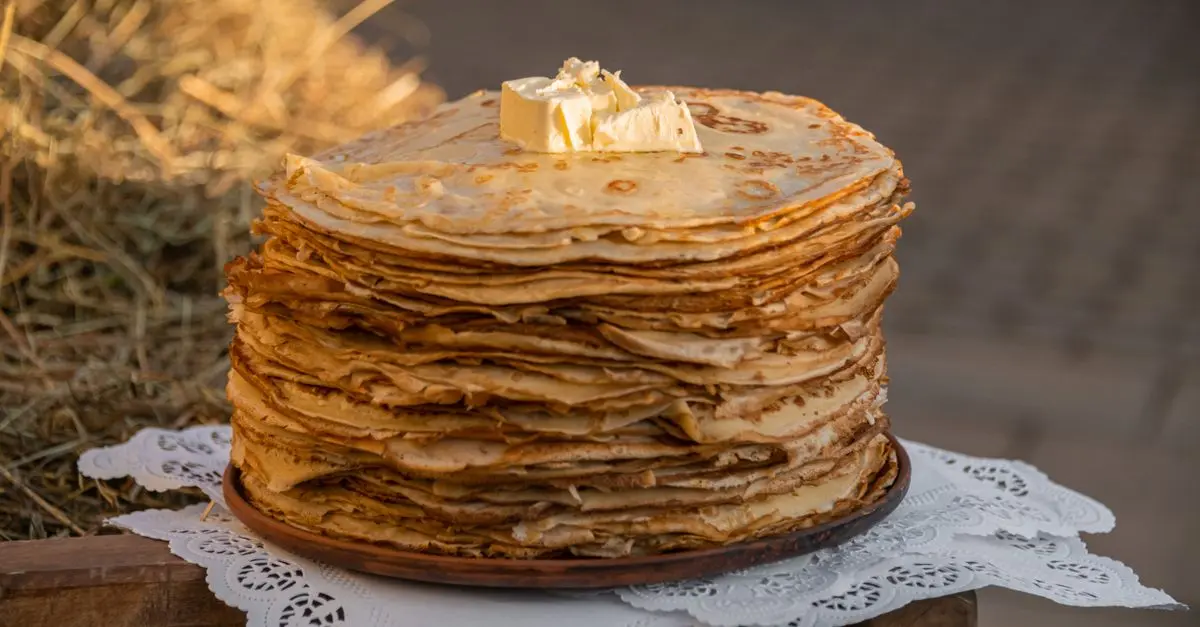 L'Histoire Fascinante des Crêpes Bretonnes : Origines et Évolutions