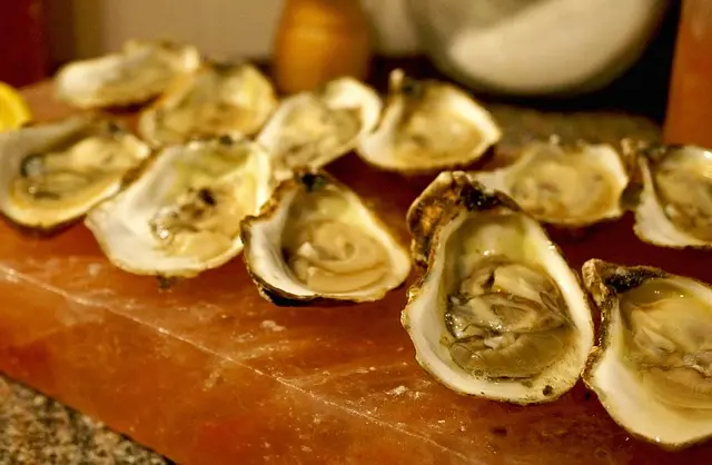 Les Secrets de la Cuisine Bretonne Révélés : Plats Indispensables